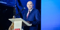 Евгений Солнцев поздравил выпускников Оренбуржья-2025 - YasVesti.Ru
