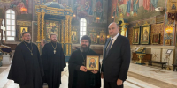 Евгений Солнцев подарил икону оренбургского святого Успенскому собору Астаны - YasVesti.Ru
